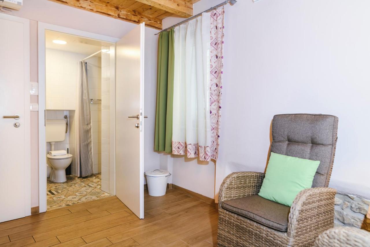 Guesthouse Centrum B&B Izola Exterior photo