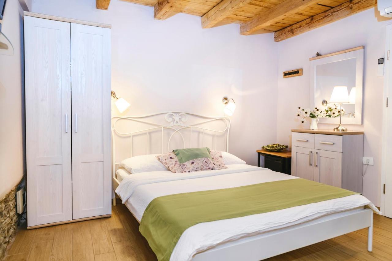 Guesthouse Centrum B&B Izola Exterior photo