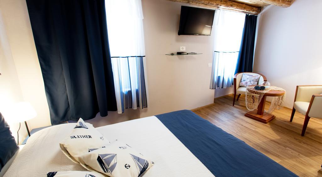 Guesthouse Centrum B&B Izola Exterior photo